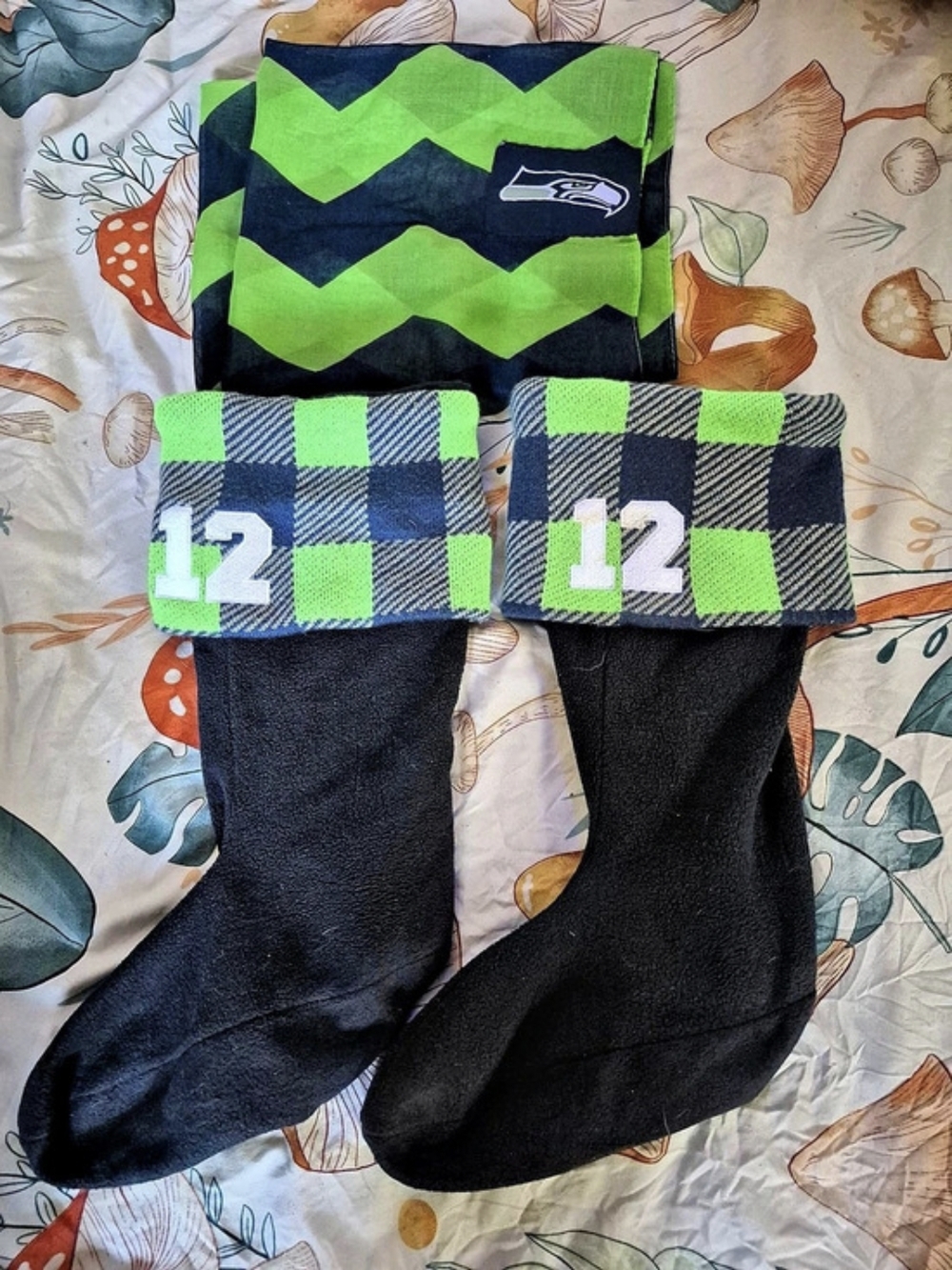 null Green Black Team Boot Covers